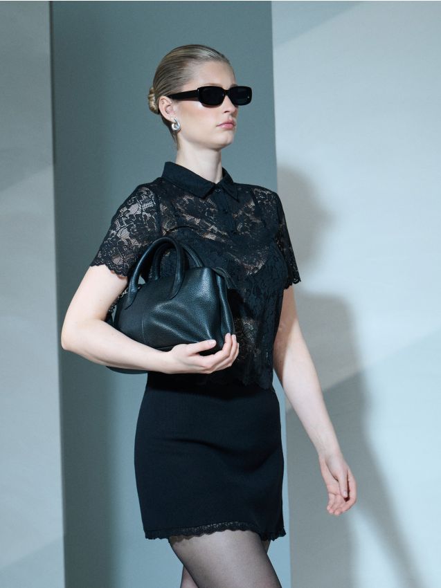 Sinsay - Swetrowa spódniczka mini z koronką - czarny