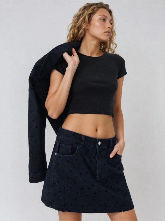 Sinsay - Jeansowa spódnica mini w serduszka - wielobarwny