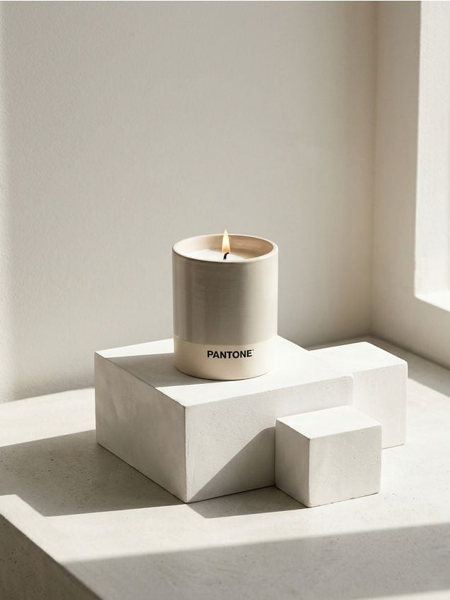 Candela in contenitore di ceramica Pantone - beige