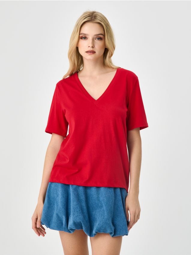 Baumwoll-T-Shirt mit V-Ausschnitt - SINSAY