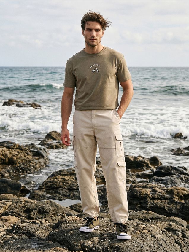 Sinsay - Spodnie cargo jogger - kremowy