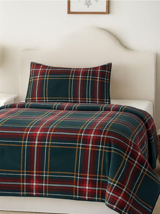 Sinsay - Sada teplých plyšových posteľných súprav s kockovaným vzorom - tmavozelená