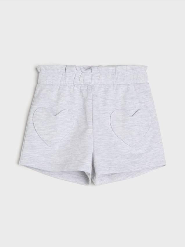 Sinsay - Bawełniane szorty dresowe z kieszeniami w kształcie serca - szary