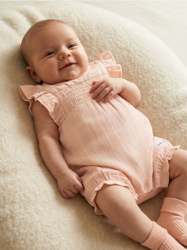 Sinsay - Salopetă de vară cu volane decorative - nude