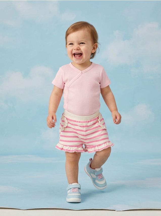 Sinsay - Pantaloni scurți din bumbac cu volane decorative - crem