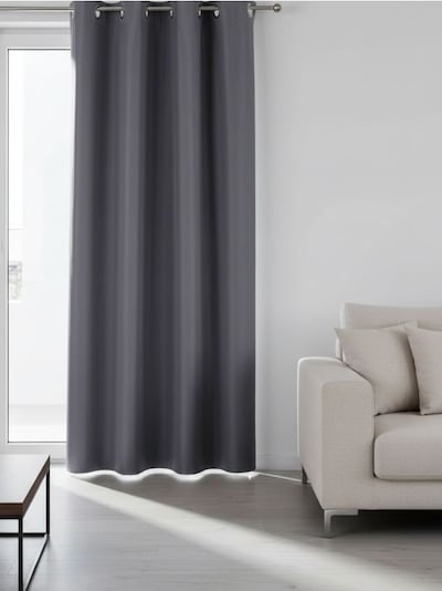 Jednobojna zavesa sa ringlicama