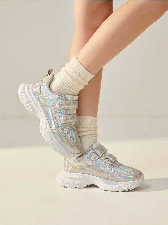 Sinsay - Sneakers cu finisaj holografic și paiete - albastru-pal