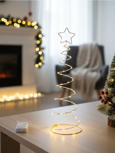 Vánoční dekorace ve tvaru stromu s LED světly