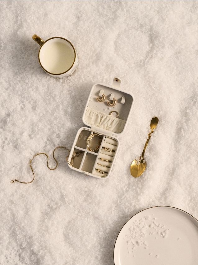 Sinsay - Šperkovnica z imitácie kože - biela