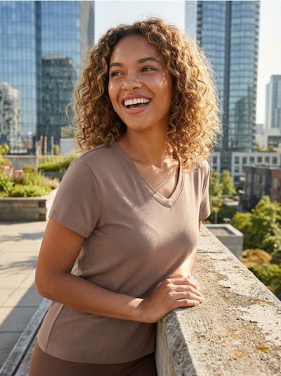 Bavlněné tričko s výstřihem do V