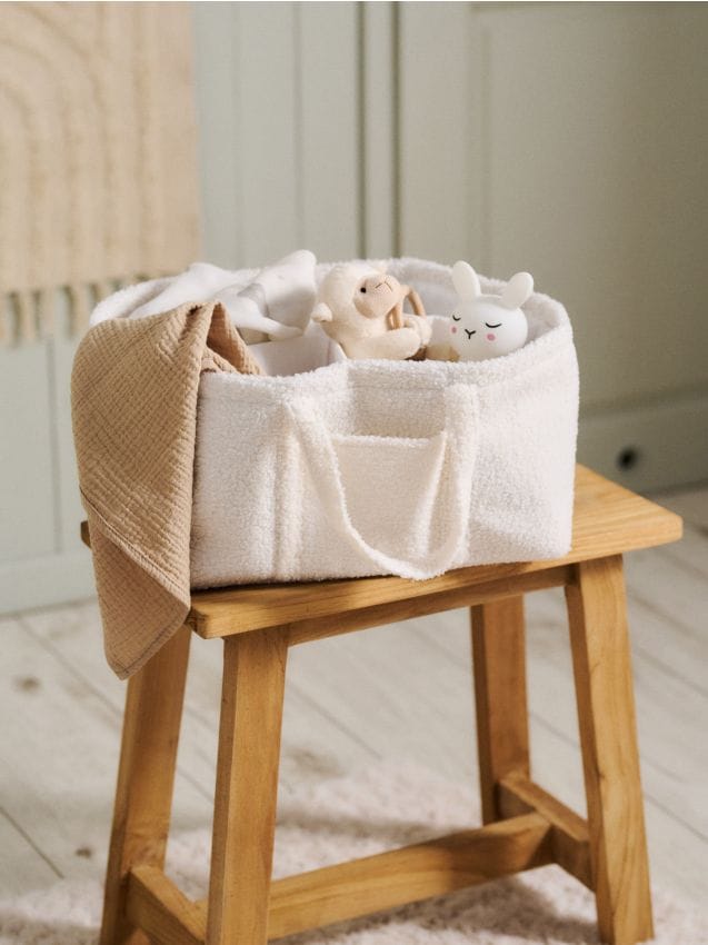 Sinsay - Organizér s plyšovým povrchom a úchytmi - krémová