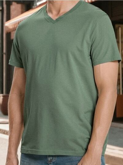 Футболка basic з V-подібним викотом