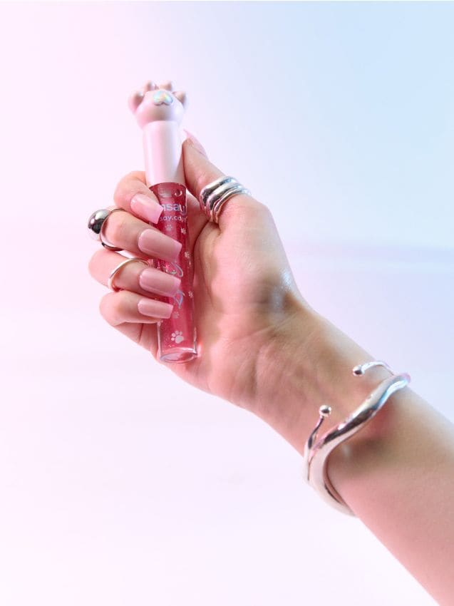 Sinsay - Luciu de buze cu efect perlat și parfum de vanilie - roz-pastel