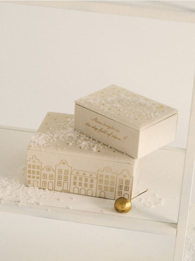 Sinsay - Sada vianočných šperkovníc s potlačou domčekov 2 pack - krémová