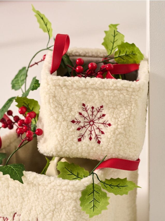 Sinsay - Vianočný úložný kôš s ušami a motívom snehovej vločky - krémová