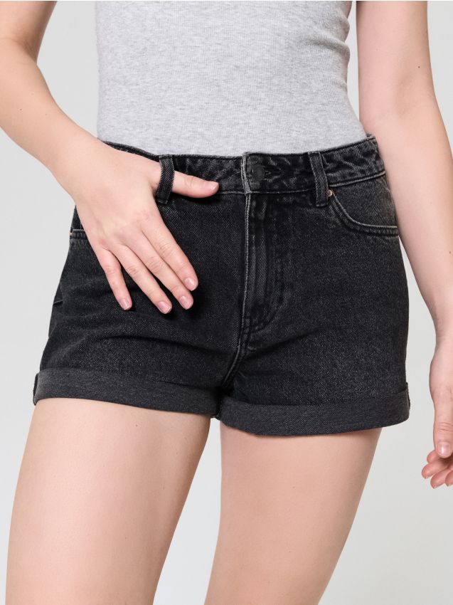 Sinsay - Pantaloni scurți mom din denim high waist - negru