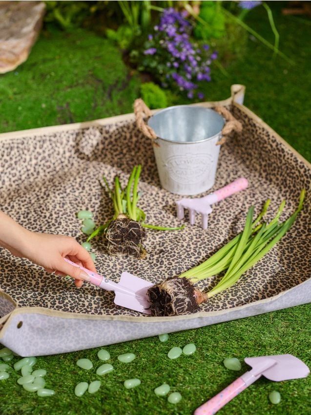 Sinsay - Covoraș pentru transplantarea plantelor cu motiv leopard - bej