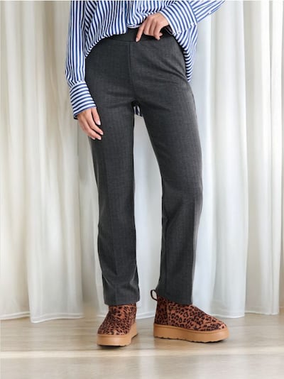 Pantaloni con piega stirata
