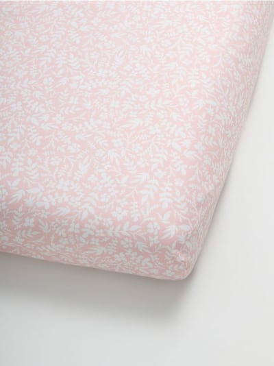 Prześcieradło na gumce z motywem roślinnym