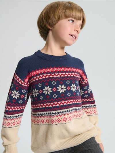 Festlicher Pullover mit skandinavischem Muster