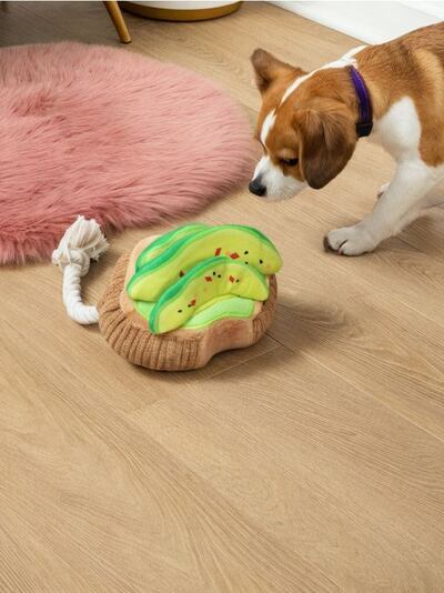 Pehme koera mänguasi tõmbamisnööriga