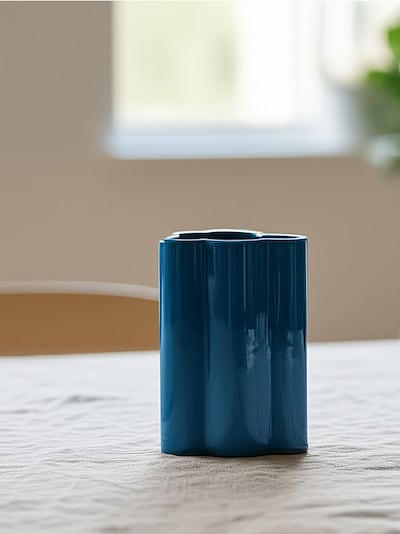Vase mit unregelmäßiger Form