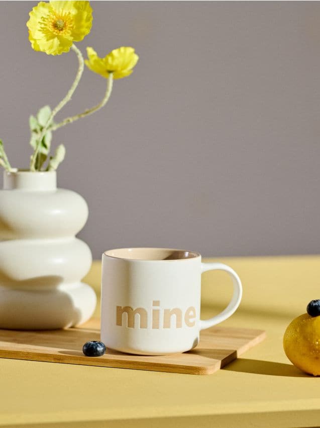 Sinsay - Cană ceramică cu inscripție - alb