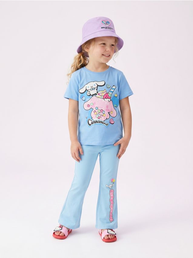Sinsay - Pantaloni flare din bumbac cu imprimare Cinnamoroll - albastru-pal