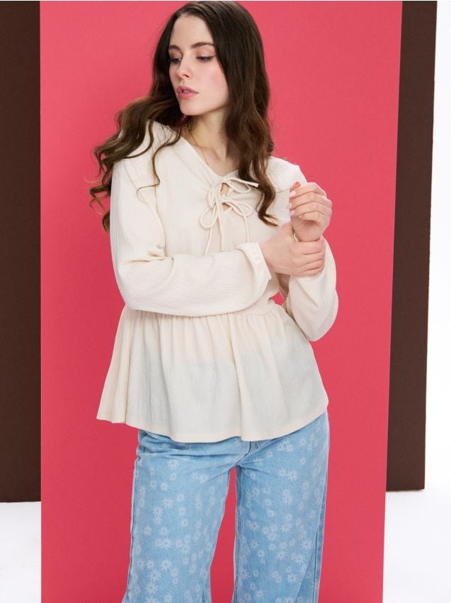 Sinsay - Bluzka z ozdobnymi falbanami - kremowy