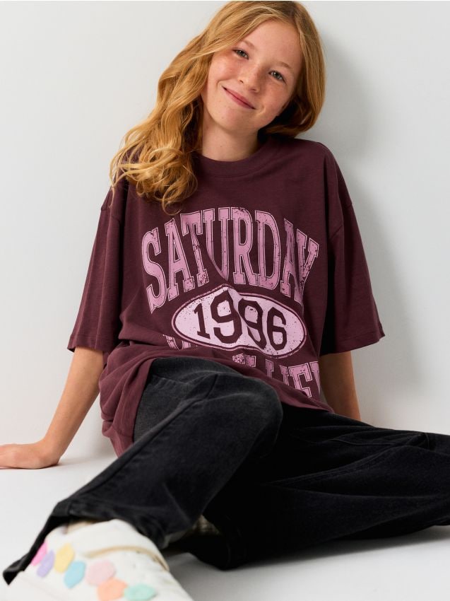 Sinsay - Tricou din bumbac cu inscripție - maro-închis