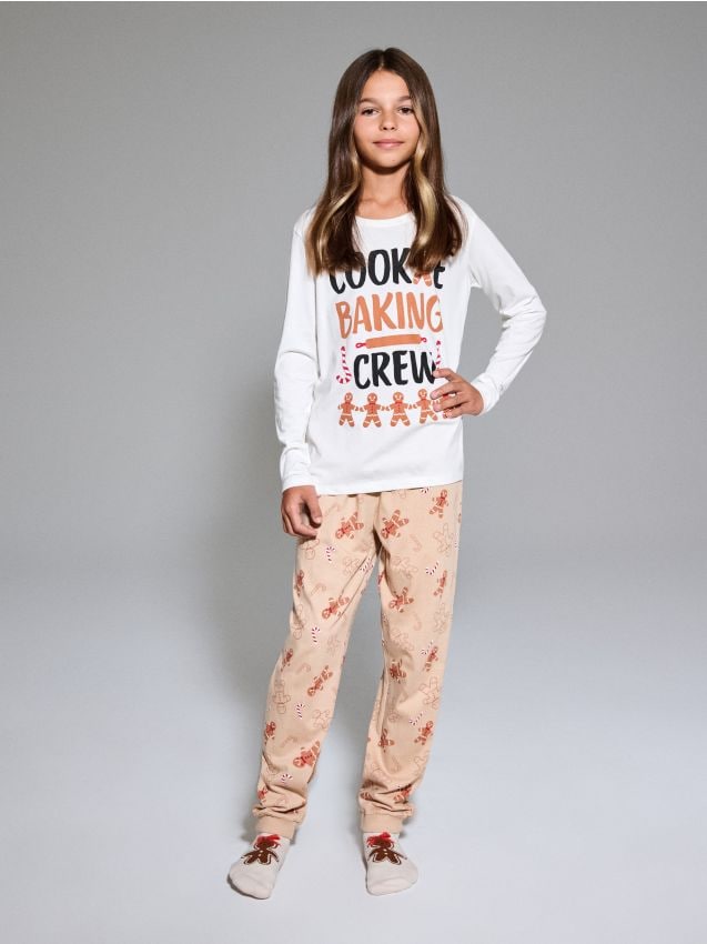 Sinsay - Dielové pyžamo s vianočným motívom - krémová