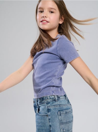 Rebrasta majica sa kratkim rukavima