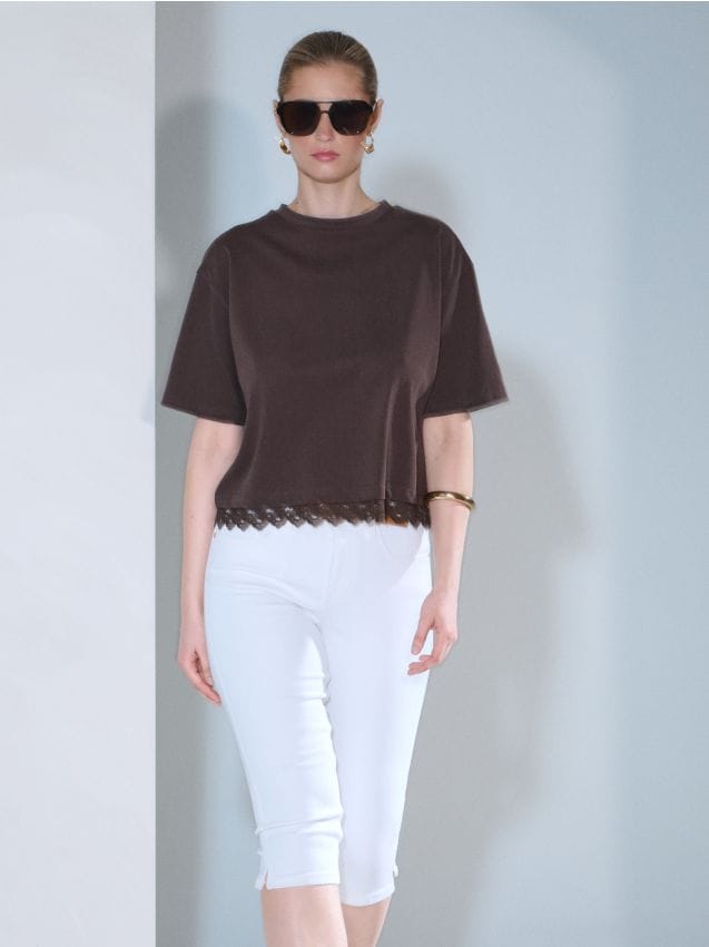 Sinsay - Blugi capri cu curea - crem