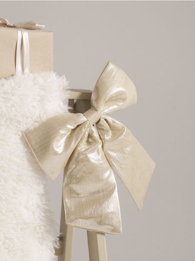 Božićna dekoracija u obliku mašne