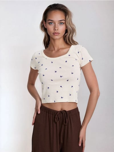 Βαμβακερό t-shirt με λουλουδάτο μοτίβο