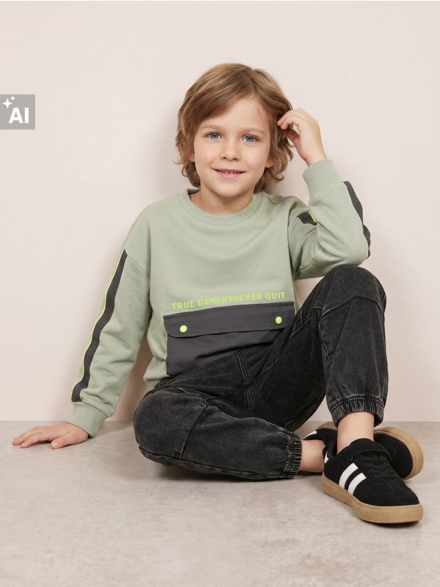 Sinsay - Hanorac crewneck cu buzunar tip cangur - verde-oliv deschis