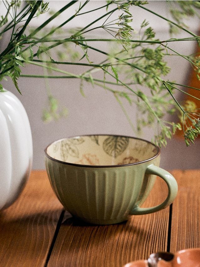 Sinsay - Cană ceramică cu motiv de frunze - verde-deschis