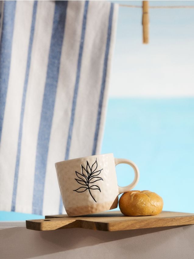 Sinsay - Cană cu motiv vegetal - crem