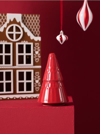 Ароматна свещ във формата на коледно дърво