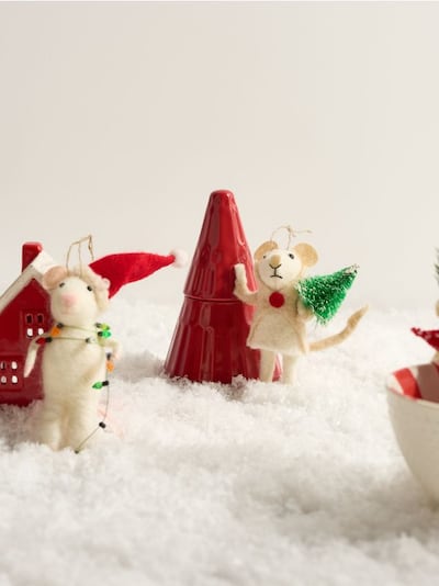 Коледна украса във формата на мишка