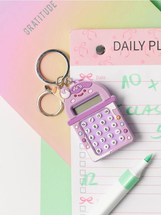 Sinsay - Mini calculator sub formă de breloc - mov