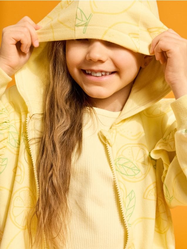 Sinsay - Hanorac cu fermoar și glugă cu motiv de lămâi - galben-deschis