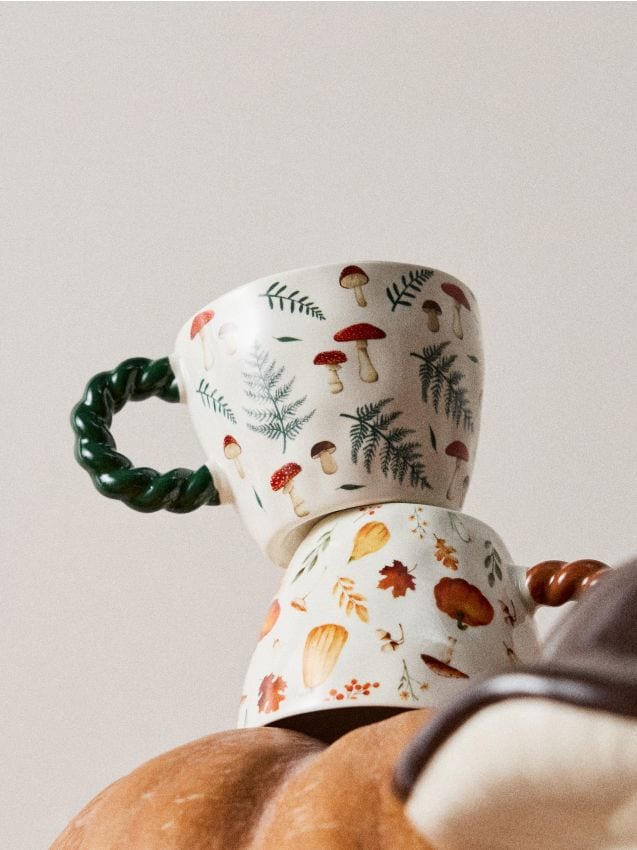 Sinsay - Cană ceramică cu motiv de ciuperci și plante - multicolor