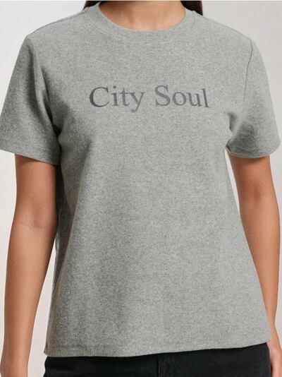 Футболка з написом