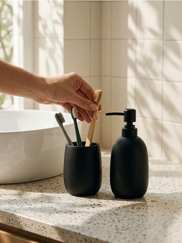 Sinsay - Set: Dispenser de săpun și pahar pentru periuțe - negru