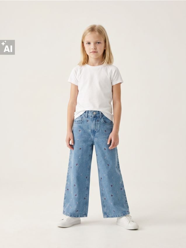 Sinsay - Pantaloni din denim wide leg cu flori brodate - multicolor