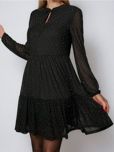 Mini šaty s vrstveným efektem