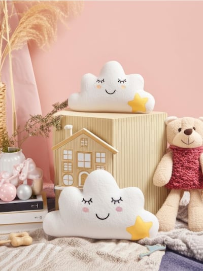 Dekoratiivpadi pilve kujuga