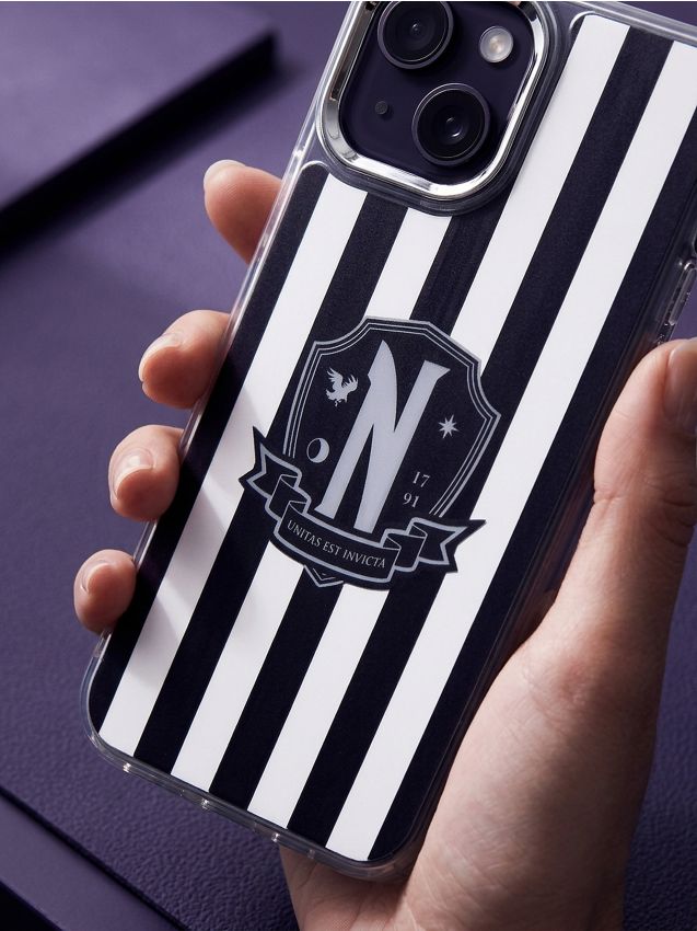 Custodia per iPhone 15 Wednesday - nero