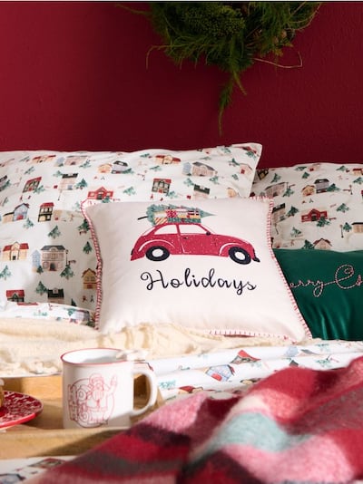 Okrasna blazina s prazničnim motivom